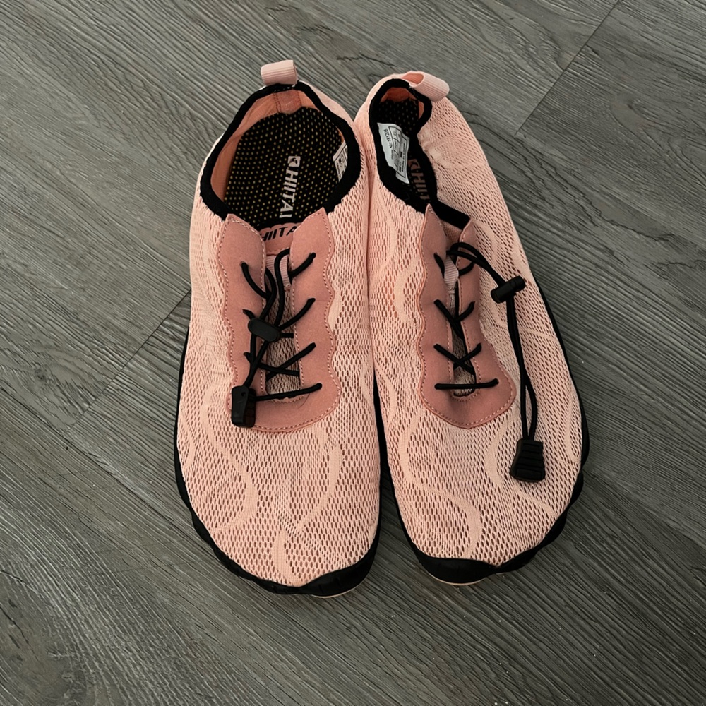 Hiitave Feet Socks/Shoes, Pink and black, Women Size 8/8.5.